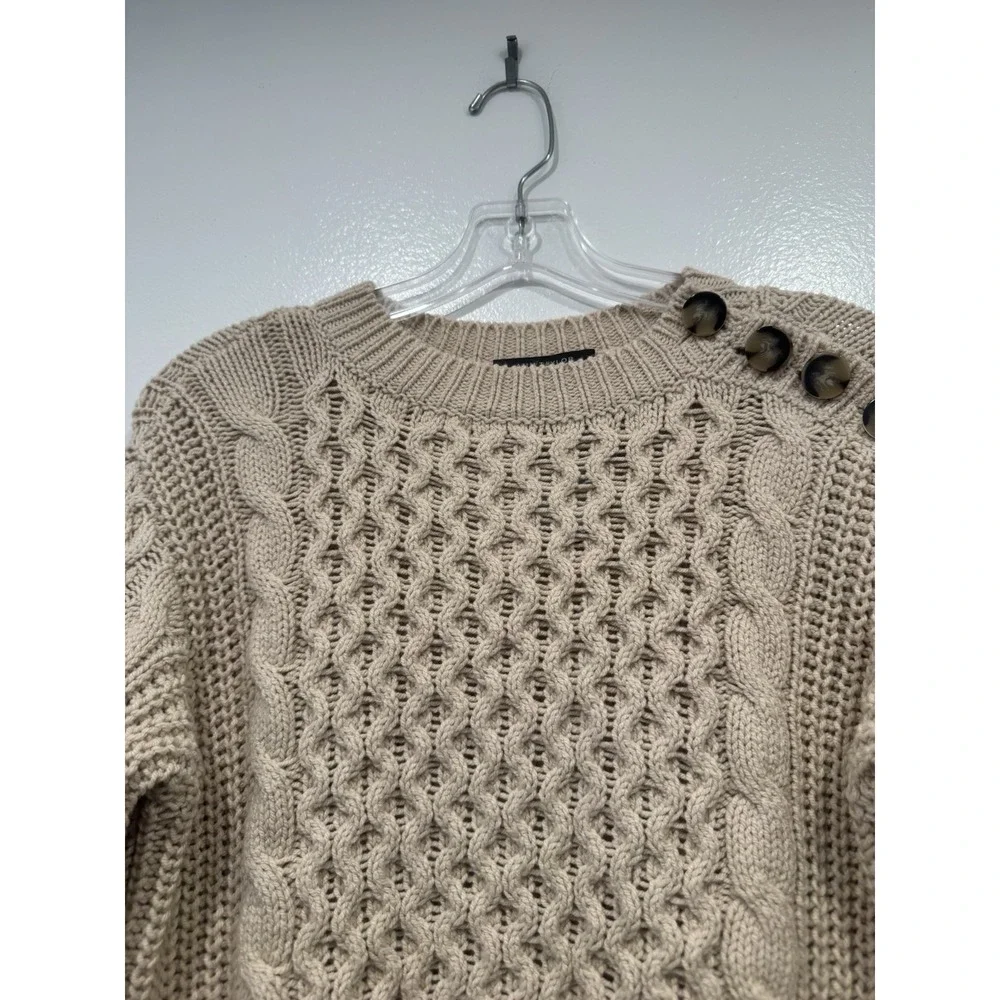 Ann Taylor smoke free